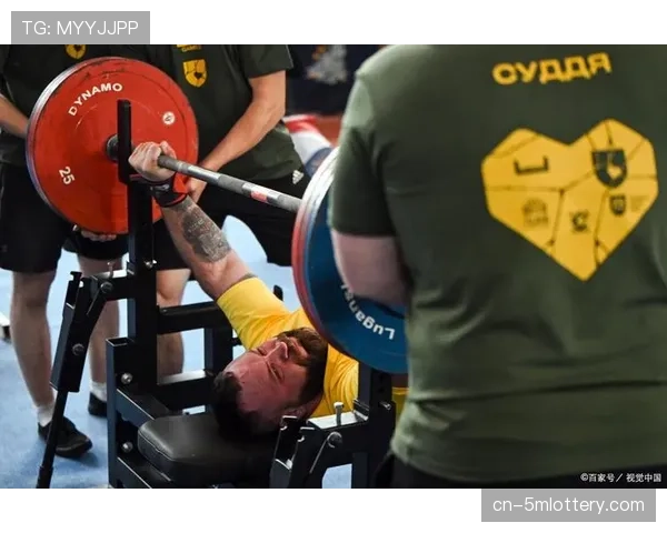 花絮：赛场外的风景——举重博览会展示最新训练科技产品